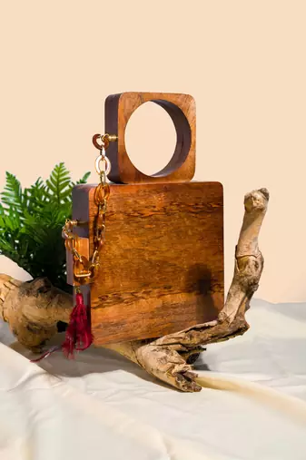 The Royals Suitcase style Square handbag in Acacia wood