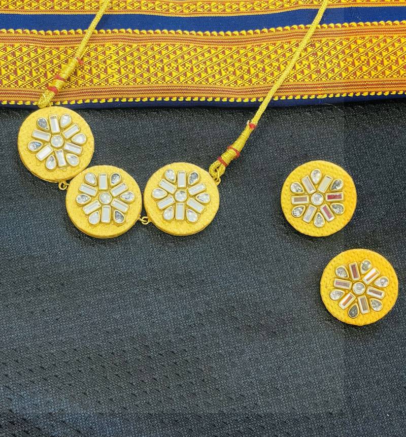 Wooden jewellefry