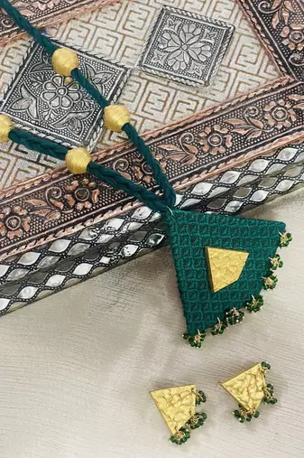 Green wooden beaded long necklace set