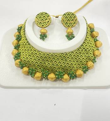 L green handloom fabric choker 1