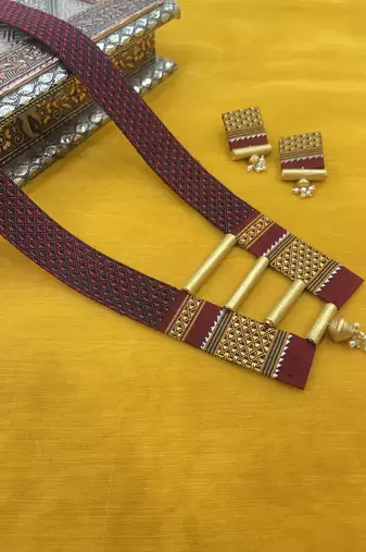 Maroon col handloom fabric long necklace