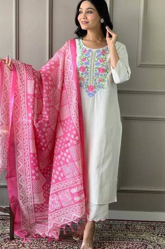 Off White Khadi Cotton Kurta Set with Floral Embroidery & Pink Khadi Silk Dupatta