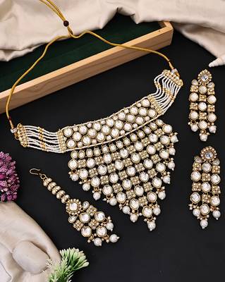 Heavy kundan bridal choker necklace set with long earrings & maang tikka | pearl beaded wedding jewelry 1