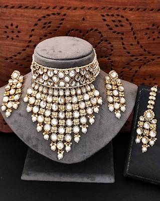 Heavy kundan bridal choker necklace set with long earrings & maang tikka | pearl beaded wedding jewelry 3