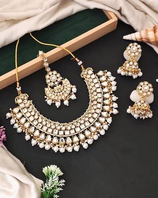 Elegant kundan bridal choker necklace, jhumka earrings & maang tikka | pearl beaded beautiful indian wedding jewelry 1