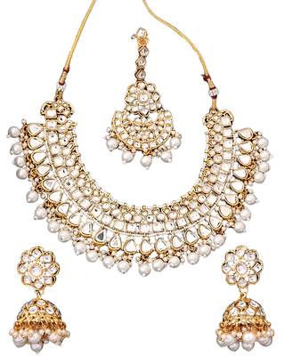 Elegant kundan bridal choker necklace, jhumka earrings & maang tikka | pearl beaded beautiful indian wedding jewelry 4