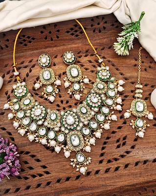 Kundan bridal jewelry set with necklace, earrings & maang tikka | green enamel & pearl work for wedding & festive wear 1