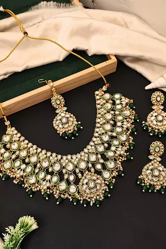 Royal kundan bridal necklace set with green beads, earrings & maang tikka | indian jewelry with pearl & stone detailing
