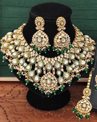 Royal kundan bridal necklace set with green beads, earrings & maang tikka | indian jewelry with pearl & stone detailing 3