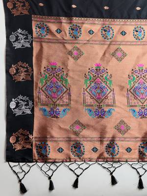 Black color silver & gold zari woven kanjivaram silk blend saree with blouse 5