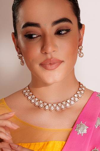 Gold plated kundan choker necklace set