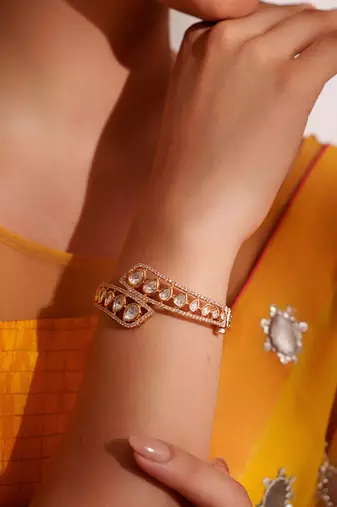 Gold plated kundan bracelet