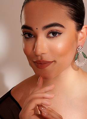 Silevr plated green earrings 3