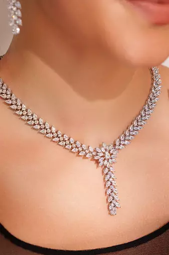 Silver plated necklace set
