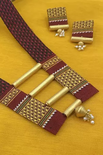 Maroon col handloom fabric long necklace