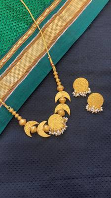 Wooden jewellefry 2
