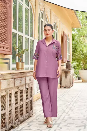 Women Visocs Weaving Thread & Handwork Co-ord Set