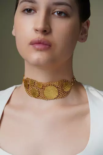 Gold plated kundan choker necklace