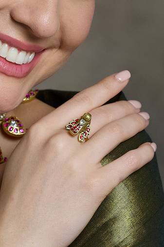 Gold plated kundan ring