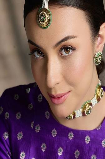 Gold plated kundan maang tikka