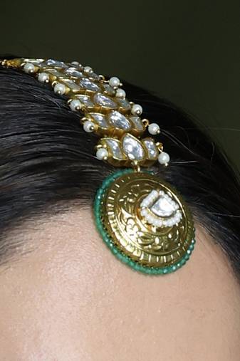 Gold plated kundan maang tikka