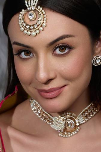 Gold plated kundan maang tikka