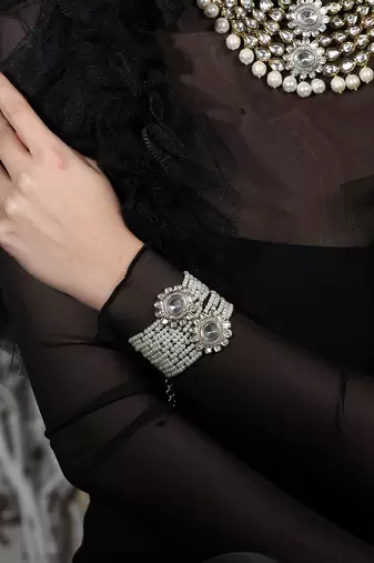 Gold plated kundan pearl bracelet