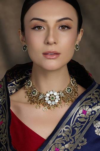 Gold plated kundan necklace set
