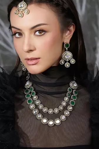 Gold plated kundan necklace set