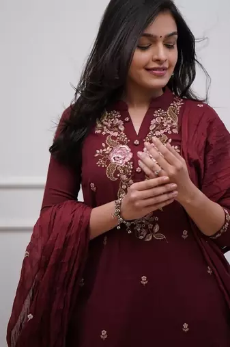 Maroon  women ethnic motifs embroidered cotton kurta with trousers & dupatta