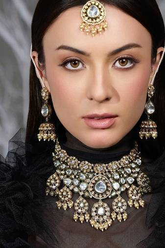 Gold plated kundan necklace set