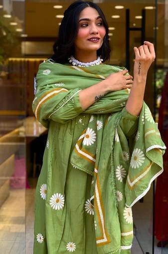 Green aaysa women ethnic motifs embroidered cotton kurta with trousers & dupatta