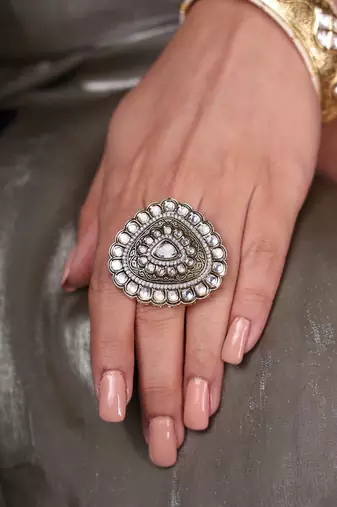 Gold plated kundan ring