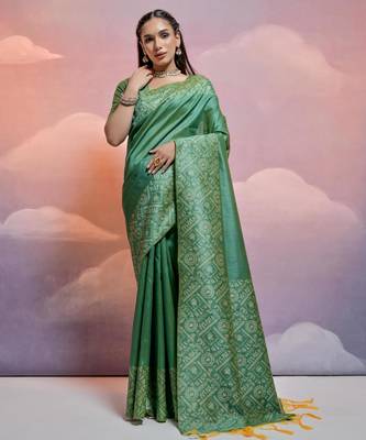 green handloom raw silk weaving designer saree with blouse 1