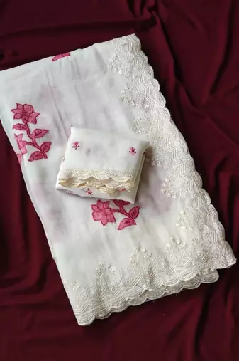 White crunchy silk blend Saree with applique work pattern all over the Saree with embroidery and scallop Border