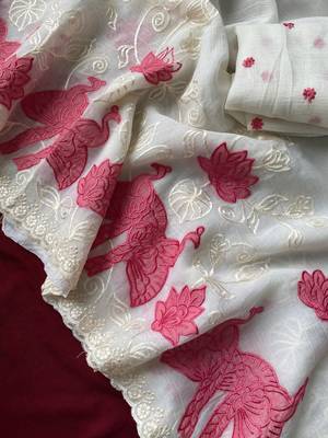 White crunchy silk Blend Saree with applique work pattern all over the Saree with embroidery and scallop Border 2