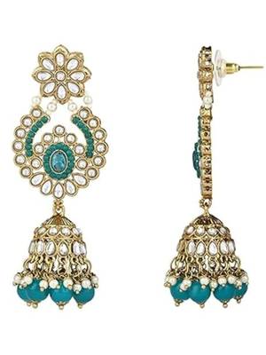 Traditional design handcrafted kundan & pearl earrings for women  3