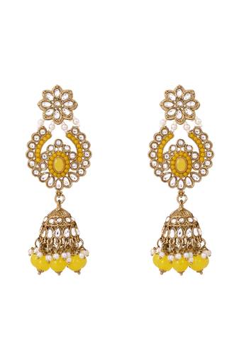 Traditional design handcrafted kundan & pearl earrings for women (e7275y)