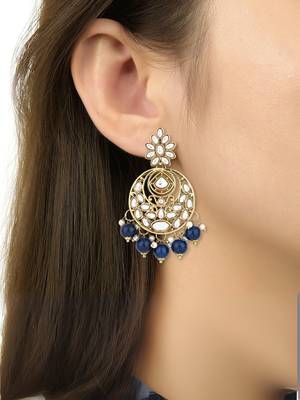 Traditional design handcrafted kundan & pearl earrings for women  4