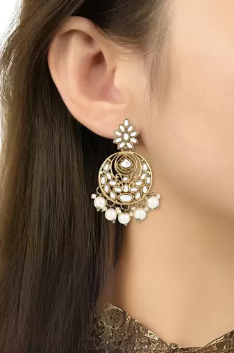 Traditional design handcrafted kundan & pearl earrings for women 