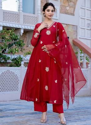 Beautiful Embroidered Chanderi Flared Kurta Pant and Dupatta Set 1