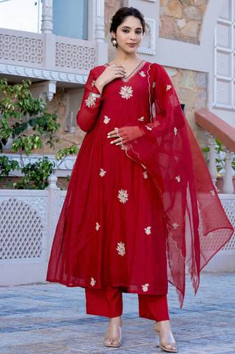 Beautiful Embroidered Chanderi Fabric Flared Kurta, Pant and Dupatta Set