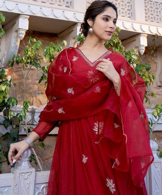 Beautiful Embroidered Chanderi Flared Kurta Pant and Dupatta Set 2