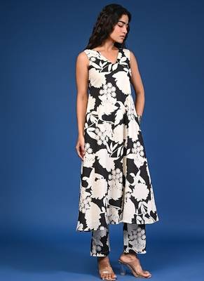 White & black printed cotton a-line coord 4