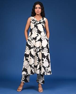 White & black printed cotton a-line coord 5