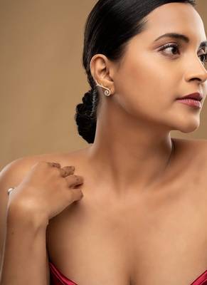 Gold plated ear cuffs in sterling silver 1