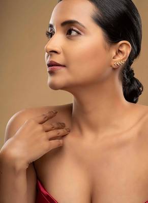 Gold plated ear cuffs in sterling silver 1