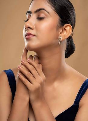Gold plated dangler earrings in sterling silver 1