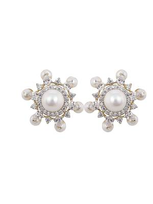 Gold plated stud earrings in sterling silver 2