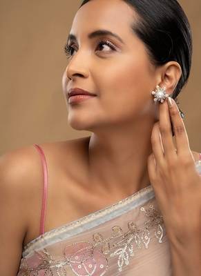 Gold plated stud earrings in sterling silver 1